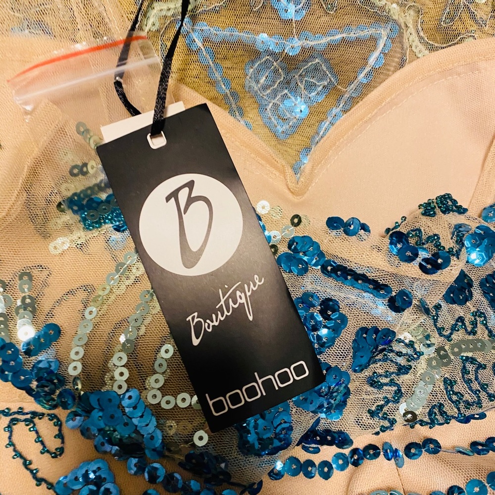 Dress - Picture 5 of 11